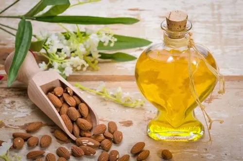 Guide to Choosing the Best Carrier Oil for Essential Oils in 2024 3 almond oil 2025